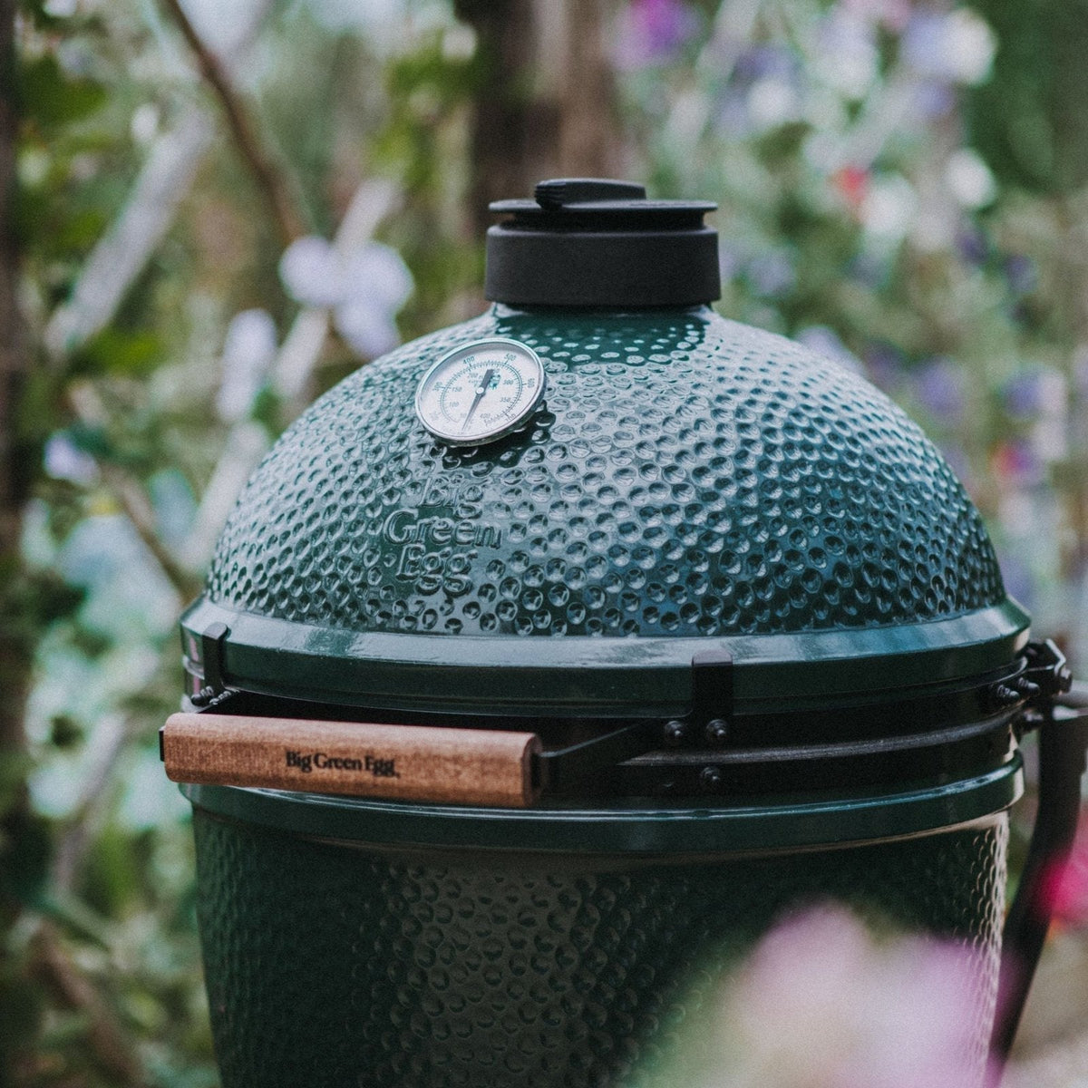 Big Green Egg Large Kamado Grill – 18 in Ceramic Charcoal Grill & Smoker
