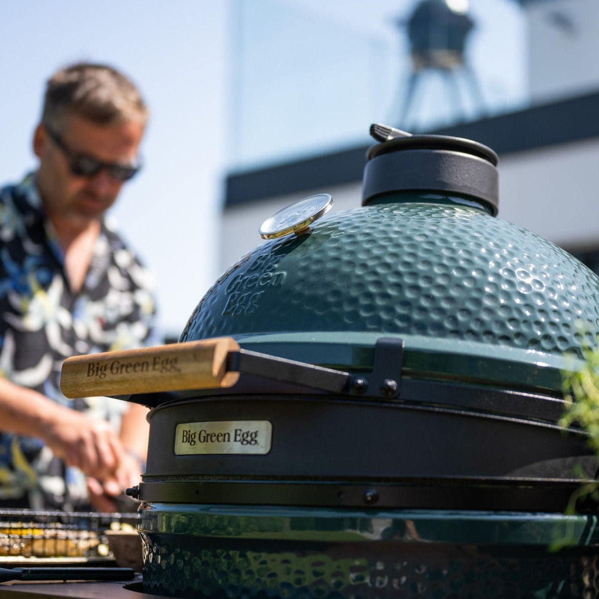 Big Green Egg Large Kamado Grill – 18 in Ceramic Charcoal Grill & Smoker